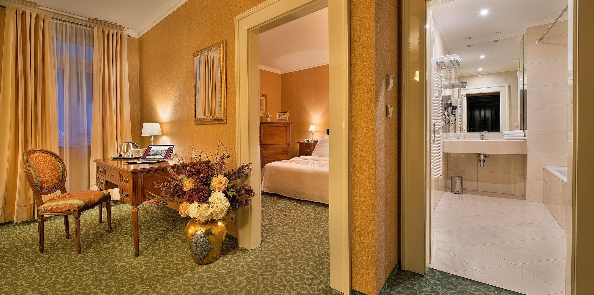 Angelis Hotel Prague Exterior photo