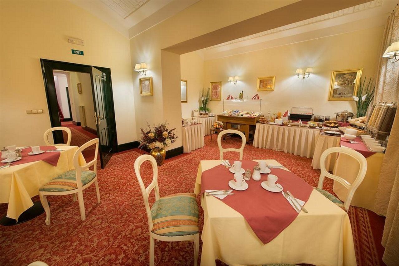 Angelis Hotel Prague Exterior photo